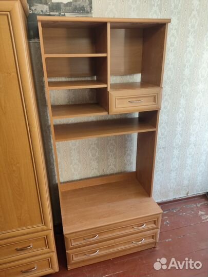 Продаётся секция с полками и ящиками б/у.Доставка