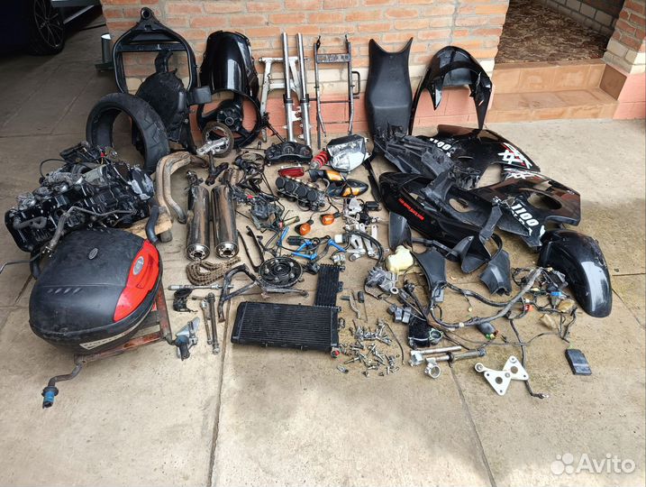 Honda cbr 1100xx Разбор Запчасти