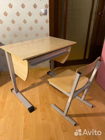 Школьная парта со стулом