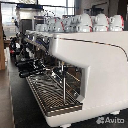 Профессиональная кофемашина Nuova Simonelli Appia