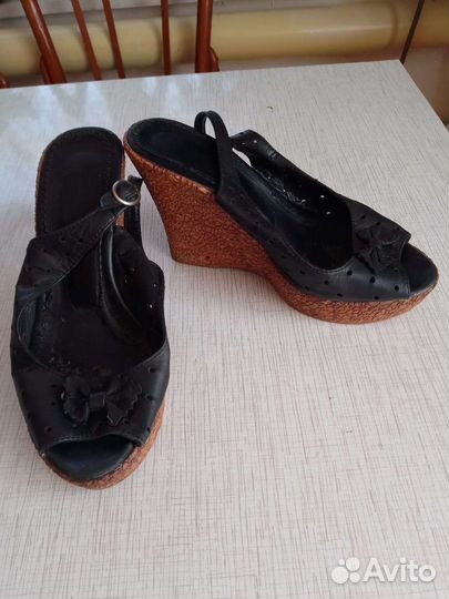 Босоножки 38