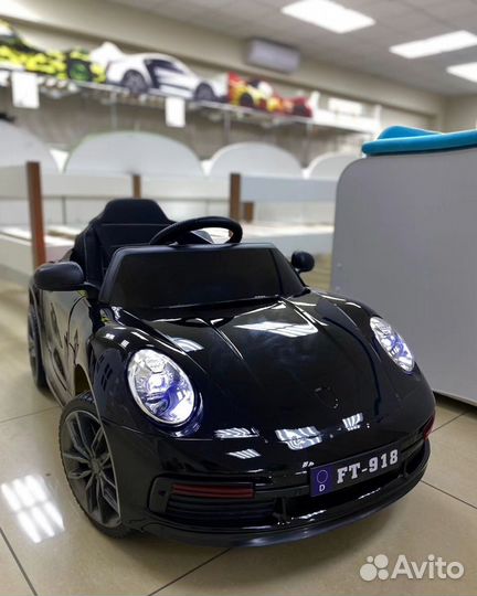 Детская машинка электромобиль