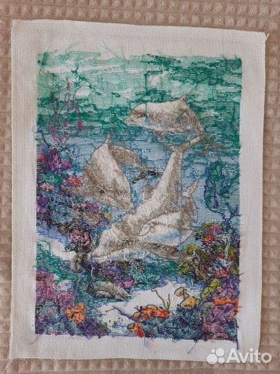 Готовая картина крестом Дельфины