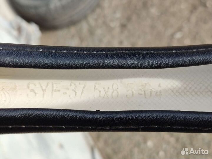 Оплетка на руль со стразами