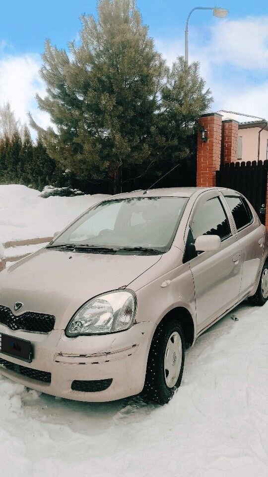 Toyota Vitz: фото владельца