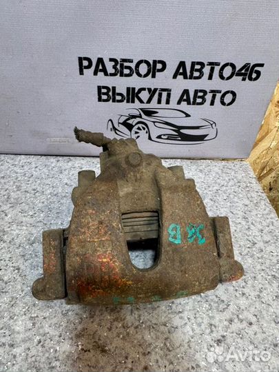 Суппорт передний правый Mazda 3 BK