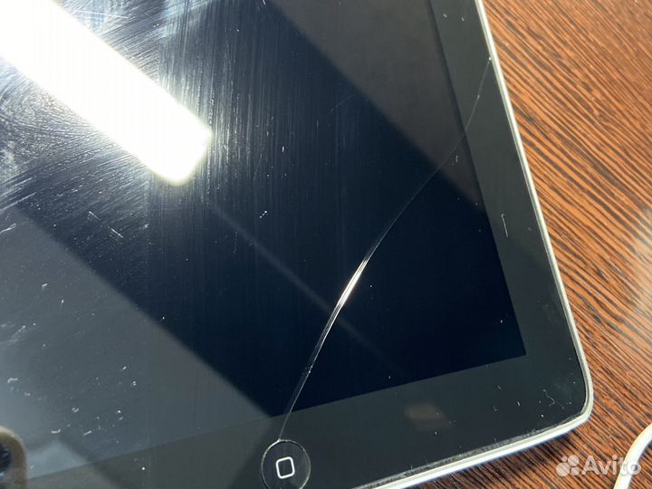 iPad 1-го поколения 64 gb A1337 (Wi-Fi + Cellular)