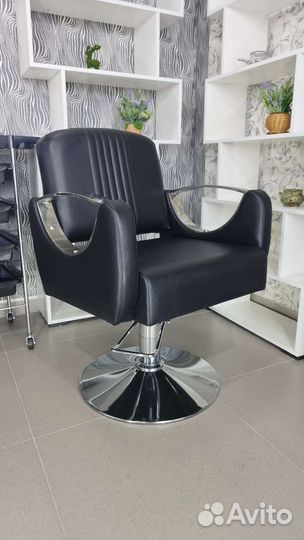Парикмахерское кресло