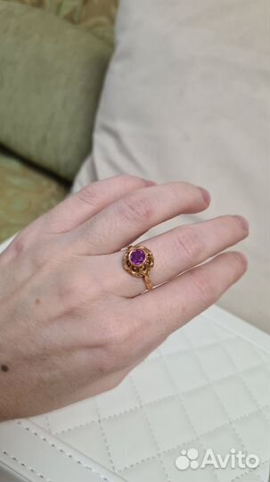 Золотое кольцо с аметистом