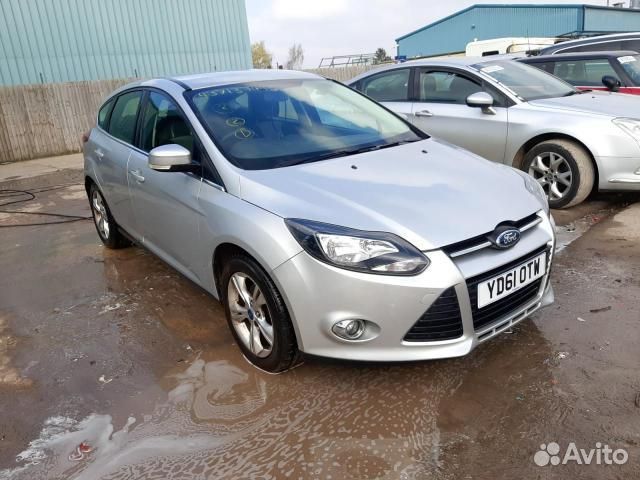 Кронштейн радиатора верхний Ford Focus 3