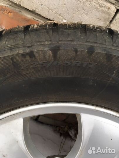Roadstone Winguard WinSpike SUV 225/65 R17