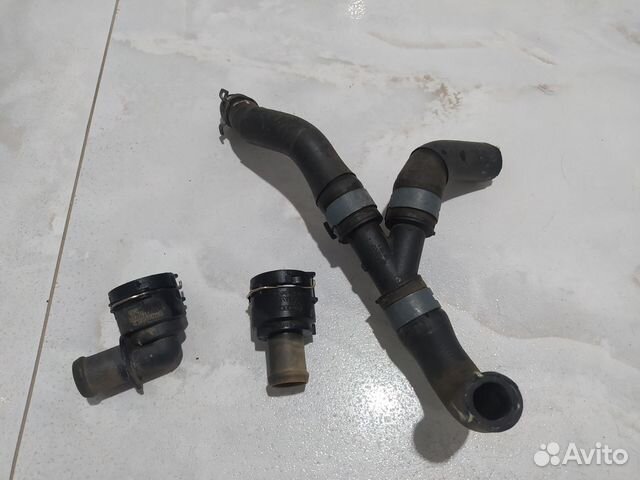 Фланец тройник системы охлаждения Skoda Octavia A7