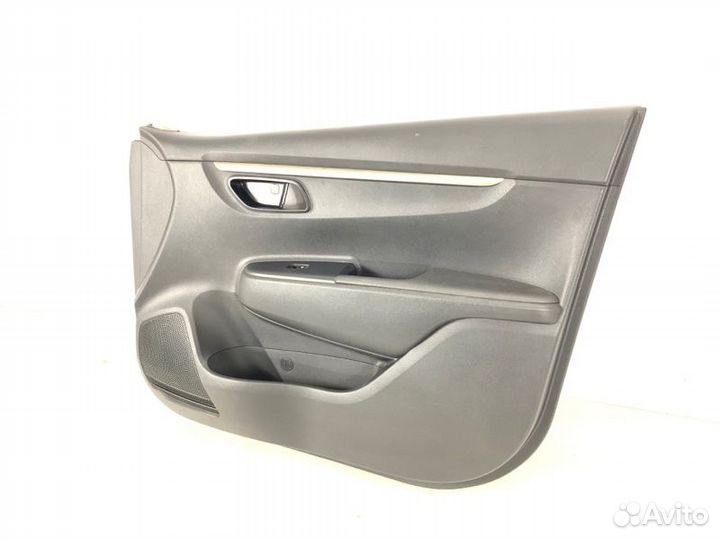 Обшивка двери передняя правая Kia Rio X-line 1.6