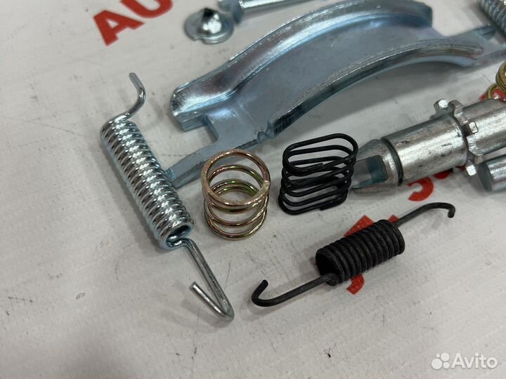 Ремкомплект колодок ручника Lancer 9 Лансер 9