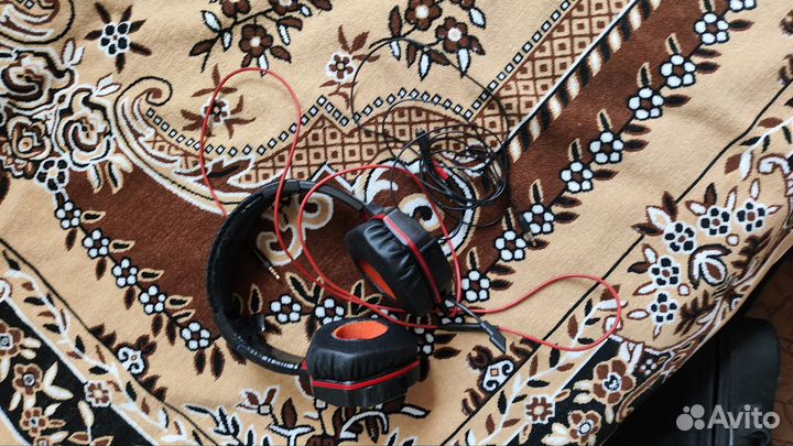 Игровые наушники