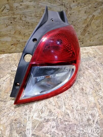 Фонарь правый Renault Clio 3 хетчбек рест