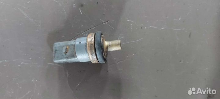Датчик температуры на Volkswagen Passat B6
