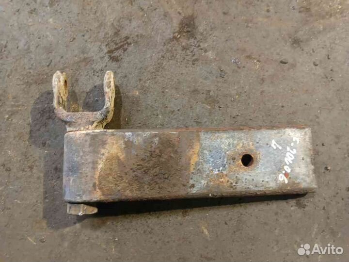 Кронштейн амортизатора MAN переднего нижний левый