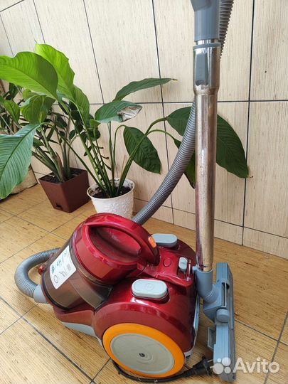 Пылесос vitek 2200W
