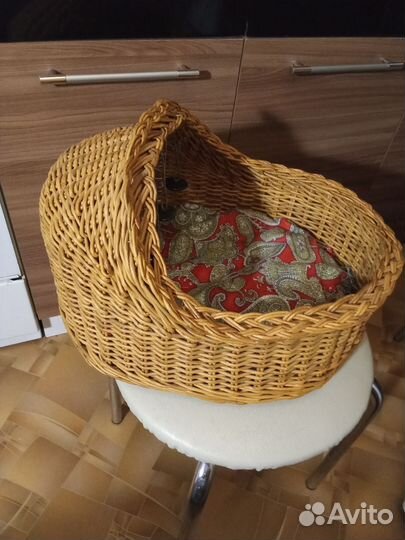 Лежанка домик для собаки или кошки плетёный