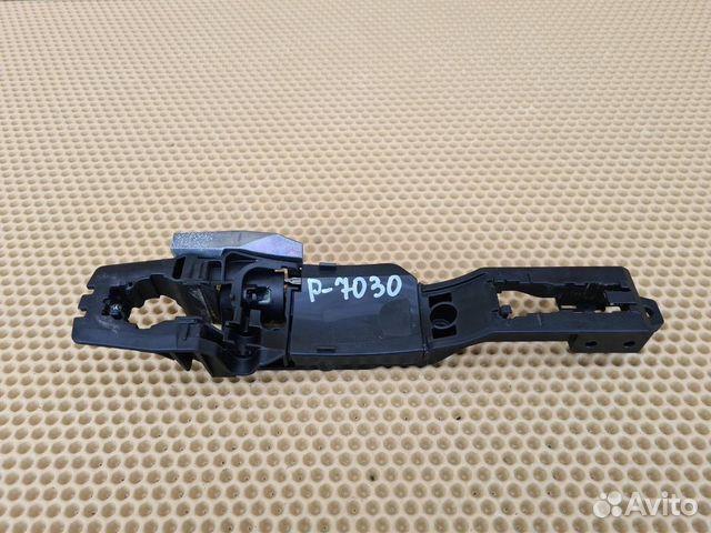 Кронштейн ручки двери правый Infiniti