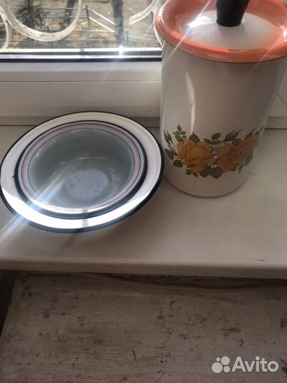 Банки эмалированые и миски