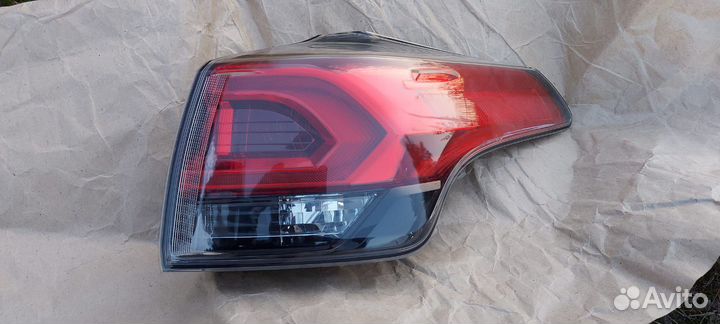 Задний фонарь Тойота Рав 4