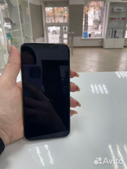 iPhone X, 64 ГБ