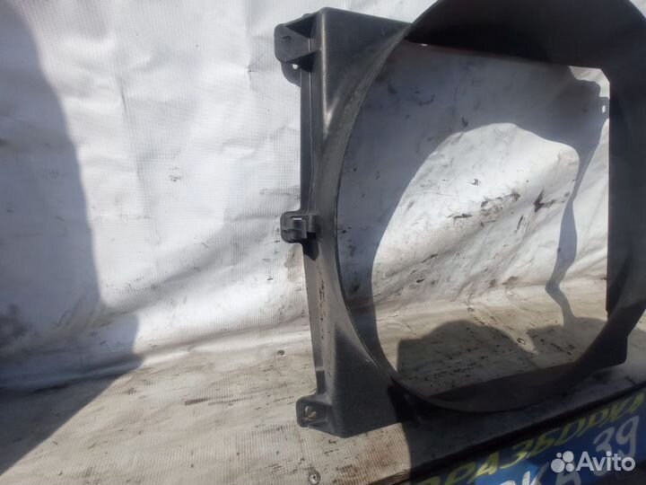 Диффузор вентилятора Mercedes 508