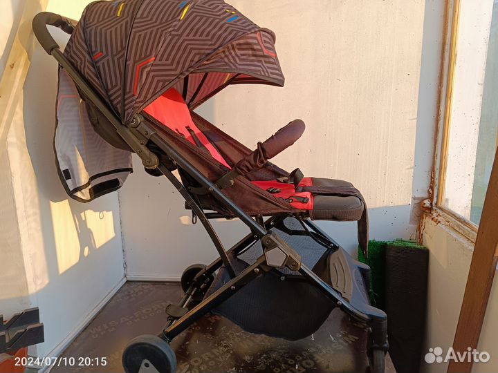 Прогулочная коляска