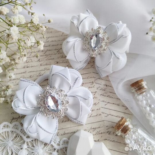 Белые бантики