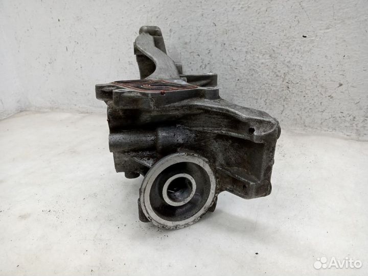 Кронштейн генератора audi A4 B8