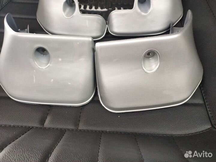 Брызговик axio2007г