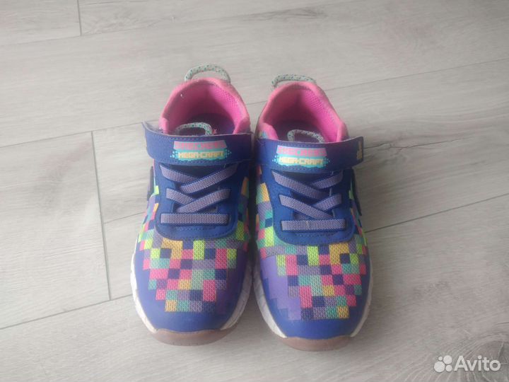 Кроссовки для девочки skechers р. 32 б/у