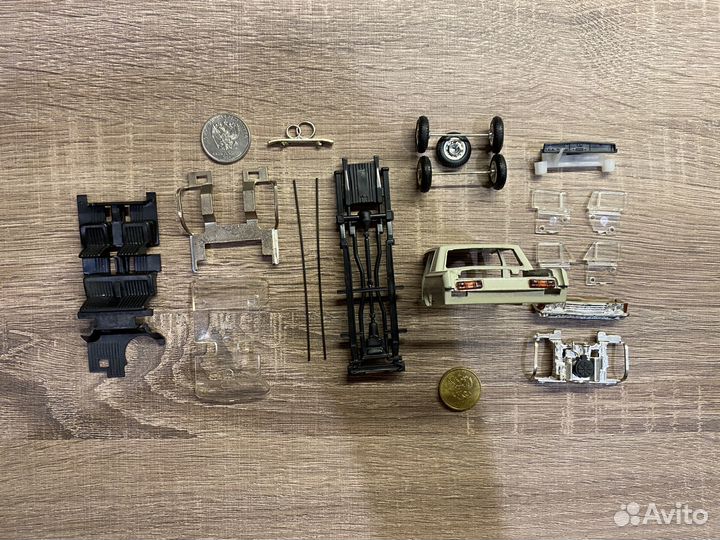 Модель 1/43 ЗИЛ-117 Свадебная Запчасти