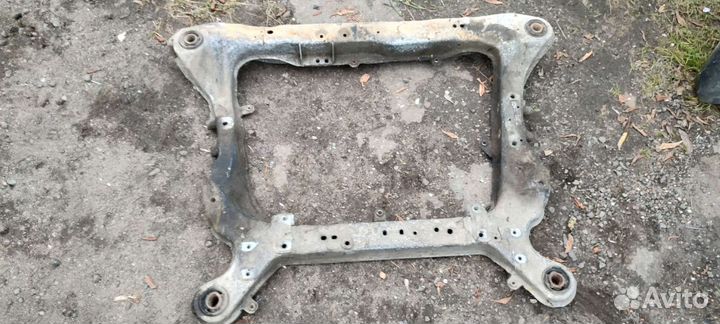 Подрамник для Вольво Xc90 T6 2004 года