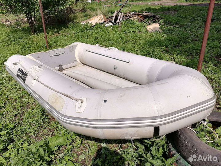 Лодка с мотором