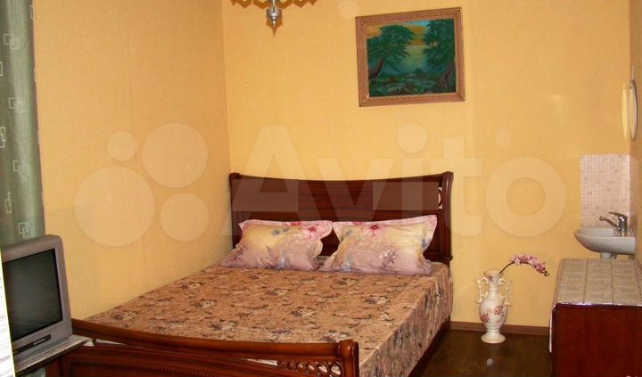 Комната 17 м² в 5-к., 2/2 эт.