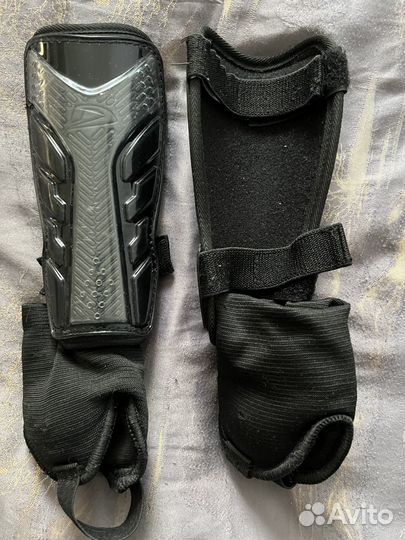 Щитки футбольные детские