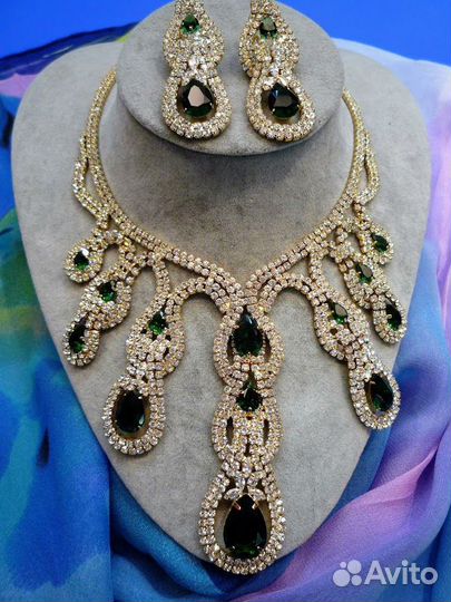 Подставка под колье, бархат