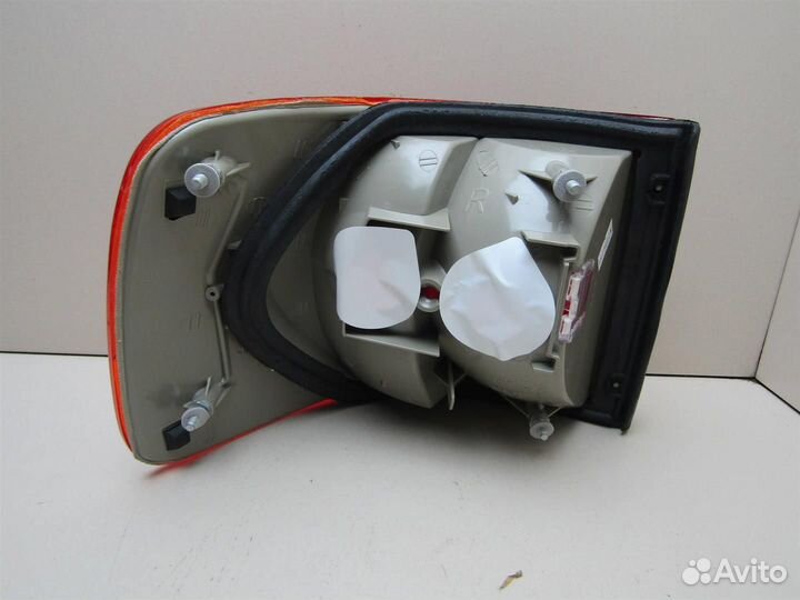 Фонарь задний наружный правый Audi 100 (C4) 1991