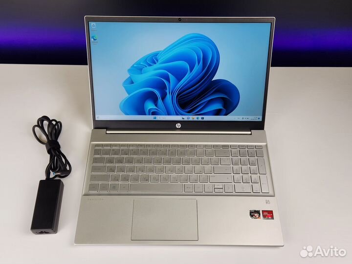 HP Pavilion 15 Ryzen7 5700U 16GB 1TB SSD