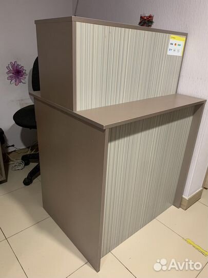 Стойка ресепшен