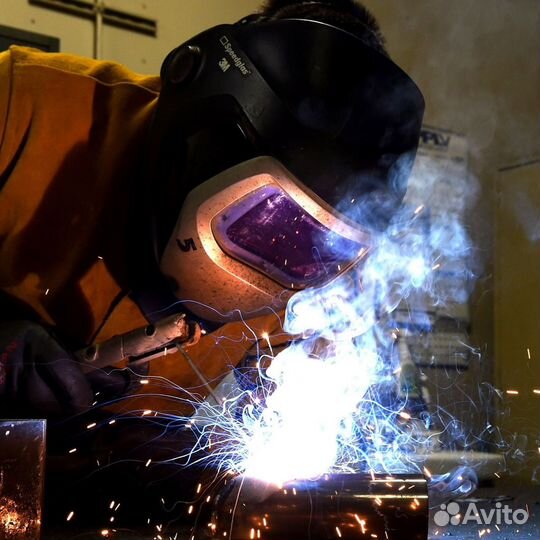 Сварщик на производство дверей и металлоконструкци