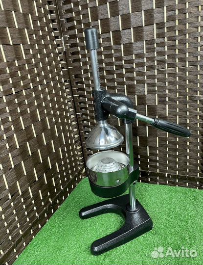 Соковыжималка для граната и цитрусовых