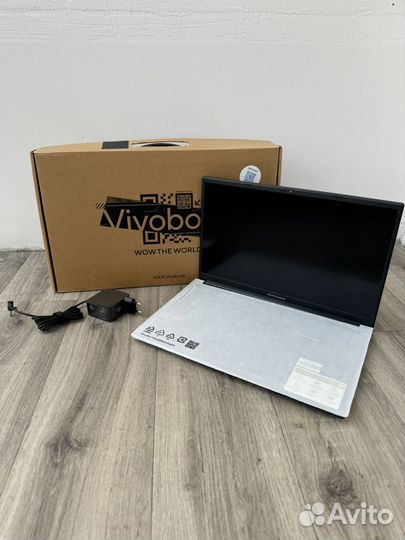 Ноутбук новый Asus VivoBook 15.6