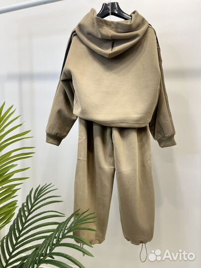 Спортивный костюм для девочки