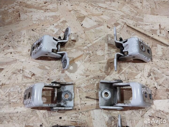 Петля двери Renault Fluence Renault Megan 3