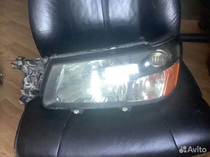 Фарa левая subaru forester sg5