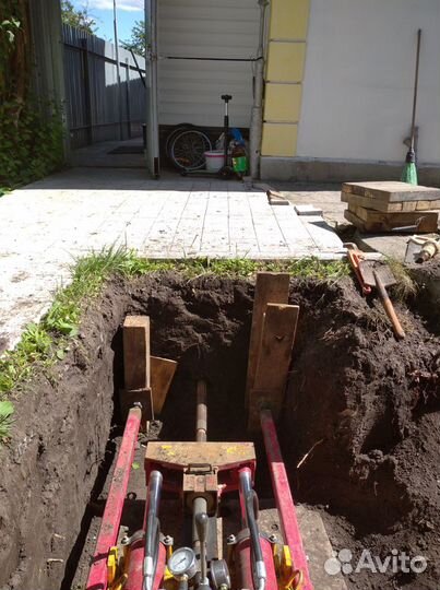 Горизонтально-направленные проколы под дорогой.гнб